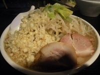 「年末限定豚そば特盛り ”豚スープと青森産ニンニク”」@つけ麺屋 喰櫓武（CHROME）の写真