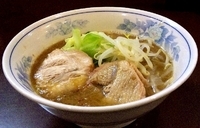 「ラーメン（麺少なめ）・麺ヤサイ半分」@らーめん陸の写真