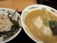 「味噌ラーメン 410円+チキンマヨ丼 210円」@日高屋 西葛西北口店の写真