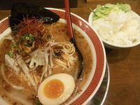 「朝ラーメン（全デフォ）、替えめし」@熊本らーめん おっぺしゃん 青葉通店の写真