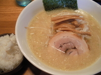 「あっさり塩らーめん （半ライスサービス）」@麺や つねじの写真