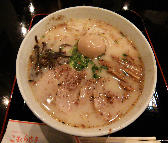 「王様ラーメン大&味玉」@熊本ラーメン こむらさき 新横浜店の写真