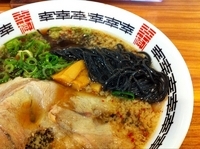 「あっさり背脂醤油ラーメン・炭麺」@ラーメン幸樹 久御山店の写真
