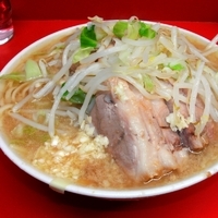 「小豚（750円）+ニンニク・アブラ」@ラーメン二郎 西台駅前店の写真