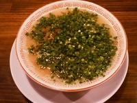 「博多ラーメン￥650+ネギ増し￥100 （ハカタ ハリガネ*2 」@博多屋台の写真