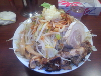 「カラミソラーメン・アブリ（ヤサイ・ニンニク）」@メガガンジャの写真