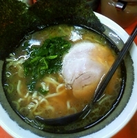 「ラーメン（600円）+ご飯（100円）」@らーめん 八の字屋の写真