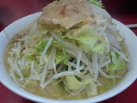 「小ラーメンダブル豚入り（850円）」@ラーメン二郎 ひばりヶ丘駅前店の写真