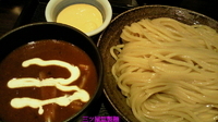 「濃熟チーズカレーつけ麺大盛（冷やもり）」@三ツ矢堂製麺 高田馬場店の写真
