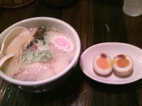 「しおらーめん+香味玉子」@らーめん 山頭火 千葉そごう店の写真