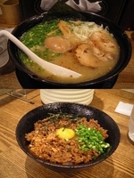 「『纏らうめん（白）+鶏そぼろ丼（￥980+350）』」@らうめん 纏の写真