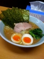 「半熟味玉らーめん 700円」@横浜らーめん 武蔵家 綾瀬店の写真