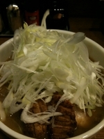 「みそラーメン（750円）+へた肉（100円）+ネギ盛り（100円」@麺処 慶の写真