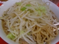 「小らーめん（ヤサイチョイ増し） 680円」@らーめん豚喜の写真