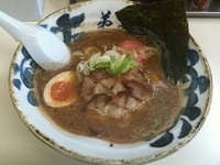 「魚介しぼり醤油」@弟子屈ラーメン 札幌二十四軒店の写真
