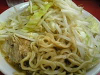 「小ラーメン（麺硬め、野菜、ニンニク、カラメ）」@ラーメン二郎 桜台駅前店の写真