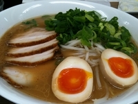 「中華そば（500円）+大盛（100円）+チャーシュー（200円）」@廣島中華そば 兎の写真