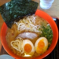 「ごくうま濃厚豚骨￥680」@らーめん龍風 人吉店の写真