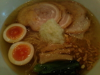 「具だくさんの塩らぁめん」@黄金の塩らぁ麺 due Italian 市ヶ谷店の写真