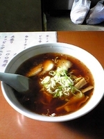 「ピリ辛ラーメン」@ラーメンともえの写真