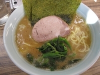 「ラーメン650円（麺硬め、味濃いめ、油普通）」@横浜ラーメン 武蔵家 中野本店の写真