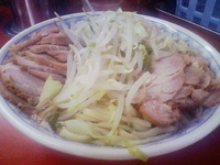 「大ラーメンW豚入り（野菜にんにく）」@ラーメン二郎 目黒店の写真