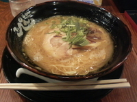 「こってりとんこつラーメン 醤油 680円」@とんこつらーめんてっぺんの写真