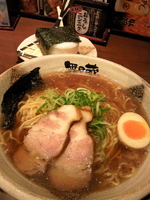 「・鶏がら醤油らーめん(細麺・大盛)・・・・・¥790」@越後秘蔵麺 無尽蔵 はにゅう家の写真