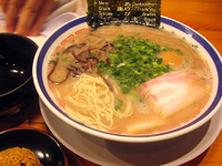 「ラーメン+味付玉子+赤オニ+替え玉@680+100+100+0（」@博多長浜らーめん 田中商店の写真