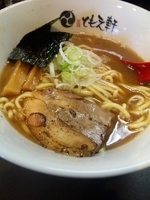 「らーめん【600円】、ミニステーキ丼【300円】」@喜家 ともえ軒 大森本店の写真