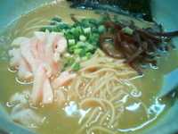 「鶏の骨ラーメン/麺カタメ+替え玉（￥680+￥100）」@鶏の骨の写真