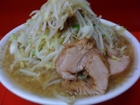 「大ラーメン（カタメ） 野菜増し」@ラーメン二郎 西台駅前店の写真