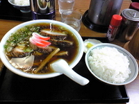 「中華そば（並）+ライス」@大石家 本店の写真