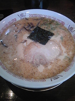 「豚骨醤油￥500+替え玉￥50」@七代目 哲麺 大和店の写真