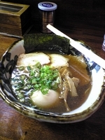 「淡麗スープ特製魚介醤油ラーメン 750円」@蒼天の写真