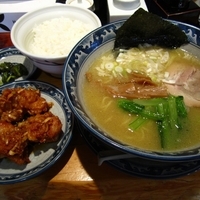 「熟成ラーメン（塩）650円+からあげセット（ネギソース選択）35」@龍神麺の写真