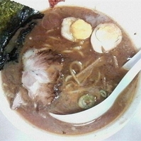 「塩ラーメン+タマゴ+特濃+小ライス」@ラーメン 日本一の写真