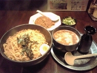 「つけ麺 大盛（あつもり）+京都九条ねぎ+黒炒飯」@夜鳴き軒の写真
