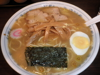 「中華そば（680円）メンカタ」@神田大勝軒の写真