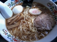 「醤油らーめん+クーポン味玉 600円」@山形味噌らーめん 月山の写真