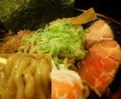 「油そば「海老風味」（ネギ・温玉・低温チャー） 690円」@肉支那蕎麦 喜元門 柏店の写真