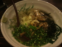 「らーめんオヤジ（ラウスコンブ使用）+黒烏龍茶のセット ￥950」@G麺7の写真