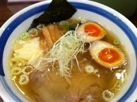 「柚子塩ラーメン（味玉追加、麺量少なめ） 880円」@麺屋 楼蘭 梅田店の写真