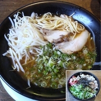 「匠味（中盛） 600円+炙り豚飯（小） 250円」@中華そば 吟 山口店の写真