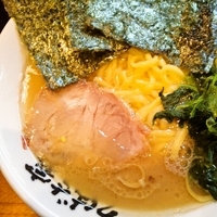 「ラーメン（650円）」@横浜家系ラーメン つばさ家 立川店の写真