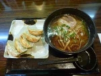 「しょうゆらーめんと餃子のセット（619円）」@五味八珍 萩店の写真