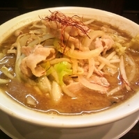 「肉盛りらーめん 味噌」@魁 肉盛りつけ麺 六代目けいすけの写真