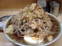 「ラーメン750円（ニンニク、ヤサイ、アブラ）」@ラーメン富士丸 北浦和店の写真