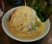 「ドカ盛り野菜ラーメン中」@麺家 黒の写真