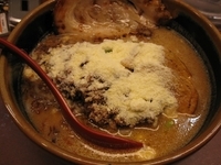 「粉雪らーめん820円（クーポンで炙りチャーシューおまけ）」@麺場 龍吟の写真